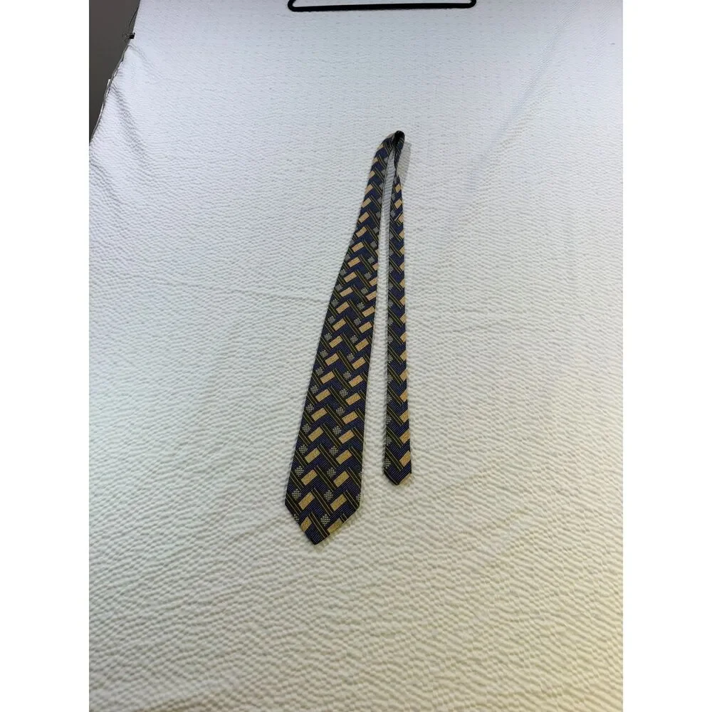 XMI Signature Woven Geometric Tie